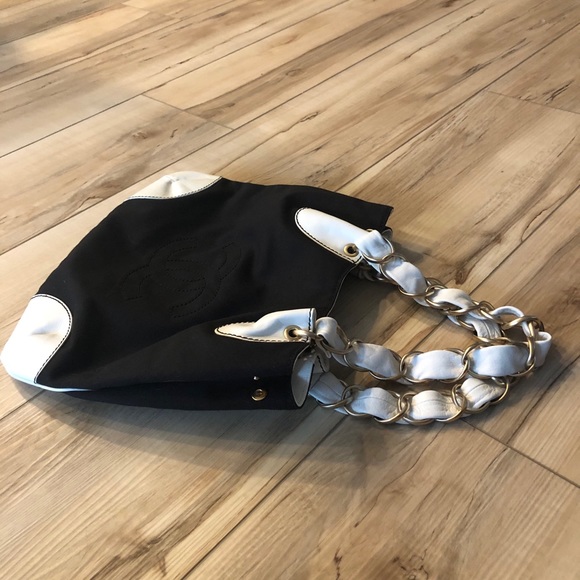 CHANEL Black Canvas white Leather CC Signature Bag - Picture 8 of 16